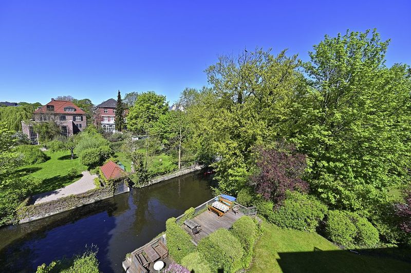 Leinpfad-Panorama: Exklusives Maisonette Penthouse in Winterhude